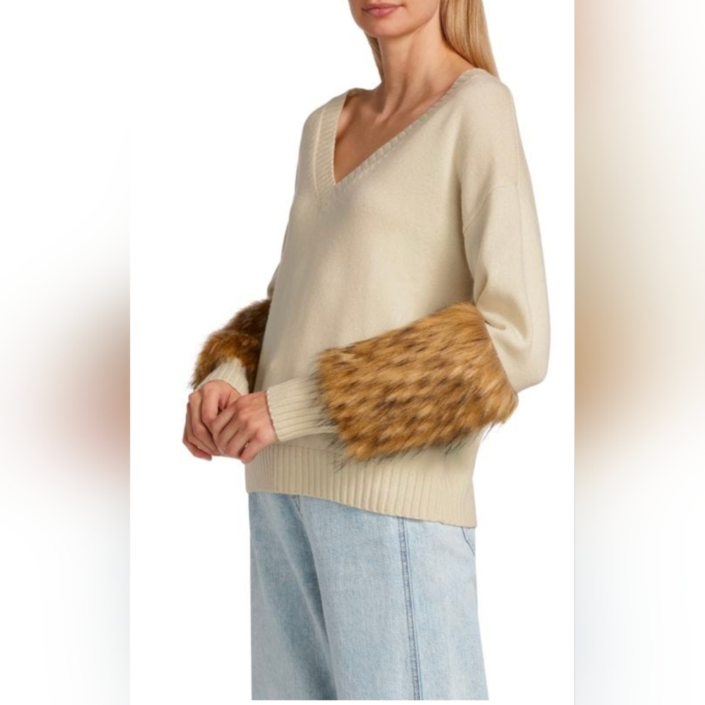 NEW.Naadam women's,70%wool,30% cashmere sweater, ultra-luxury V-neck, beige. - Picture 3 of 7